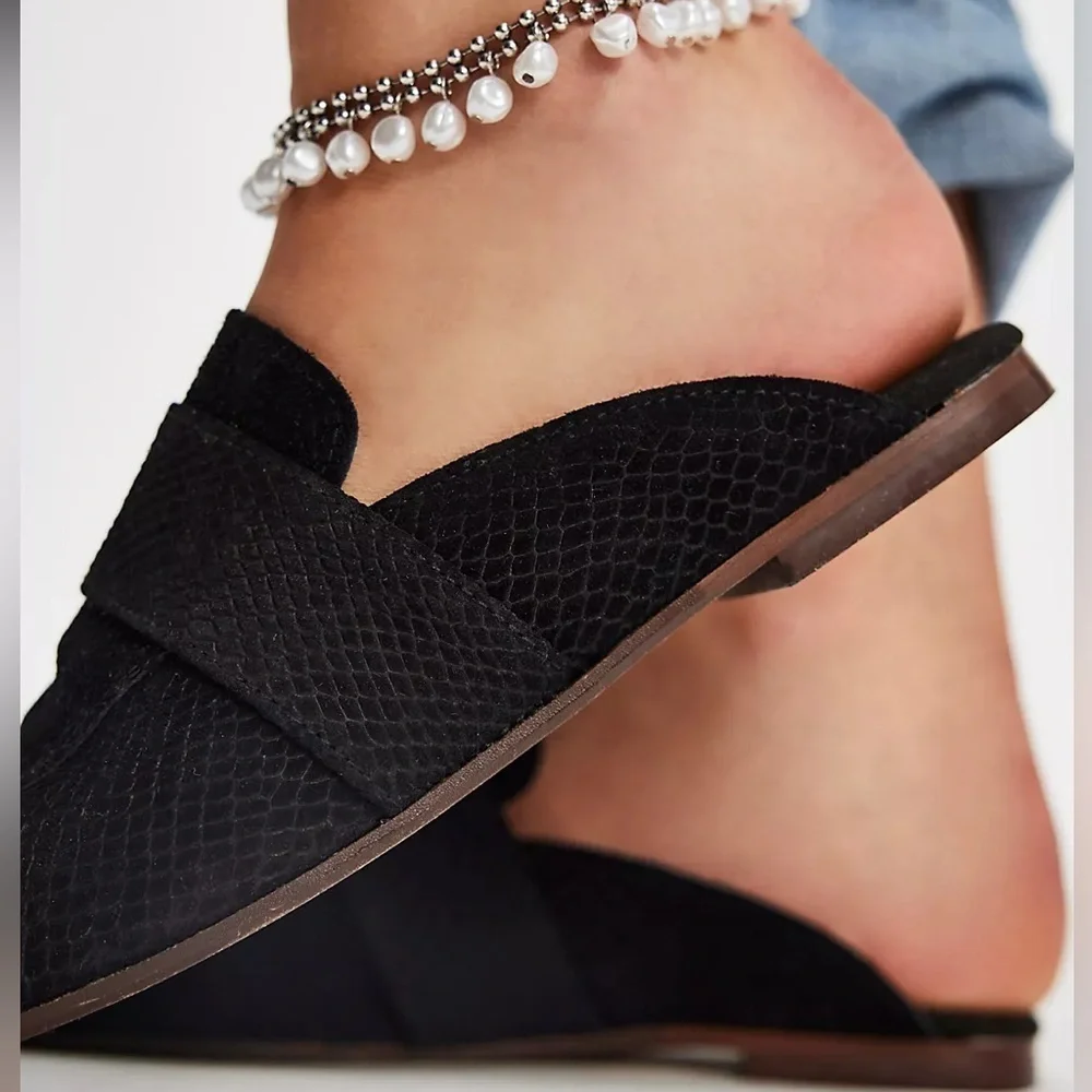 Free People Black Suede Sz 41.5 At Ease Embossed Loafers